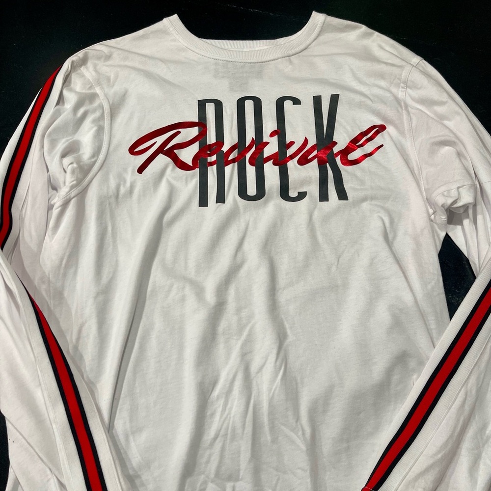 Women Rock Revival Long Sleeve Tahirt size M